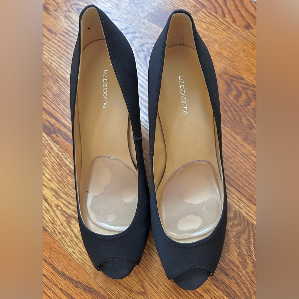 Liz Claiborne Peau de Soie Ramona Heels
